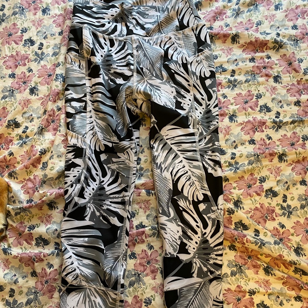 black and white leggings